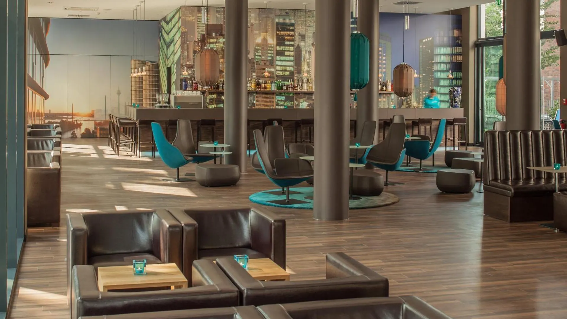 Motel One Duesseldorf Hauptbahnhof 3*, Dusseldorf