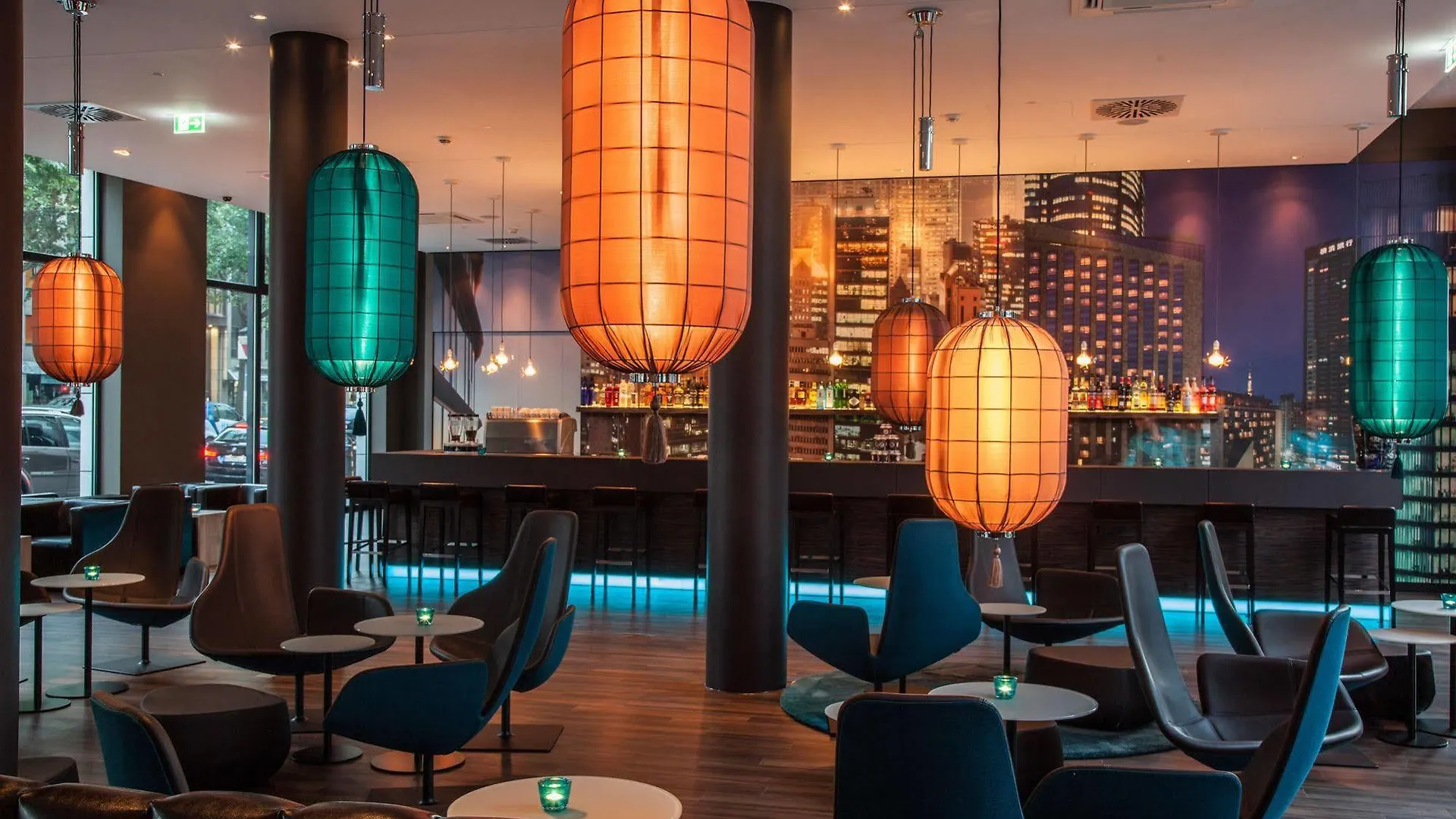 Motel One Duesseldorf Hauptbahnhof 3*, Dusseldorf Germany
